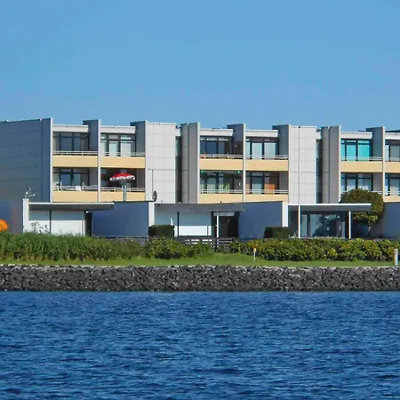 Appartement-am-meer-ostsee-insel-fehmarn-ferienwohnung-am-strand-meerblick-balkon-2-4-pers Appartamento *