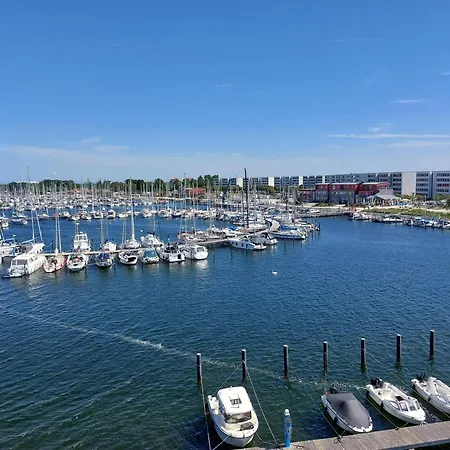 Appartement-am-meer-ostsee-insel-fehmarn-ferienwohnung-am-strand-meerblick-balkon-2-4-pers